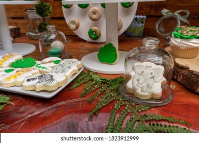 Handmade Cookies With Animal Kingdom Icing. Colourful Cookies With Animals Icing. Handmade Cookies With Sugar Icing.