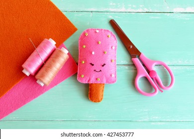 Handmade Felt Ice, Felt Food Toy. Summer Textile Craft Project. Summer Crafts For Kids. Idea For Summer Camp Arts. Felt Sheets, Scissors, Thread, Needle. Creative Diy Embroidery