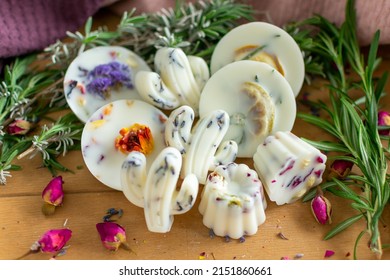 Handmade Scented Melts Made From Rapeseed Wax In Various Scents And Shapes With Flowers.