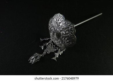 Handmade silver jewelry from Tribal design (Non-edit background)