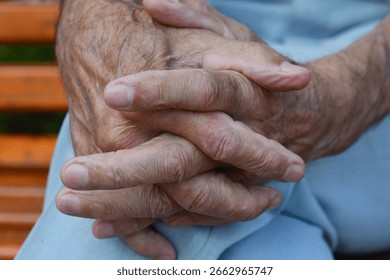 hands of an elderly man