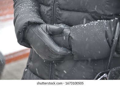 leather gloves girl