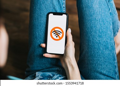 No Wifi On Smartphone Icon Images Stock Photos Vectors Shutterstock