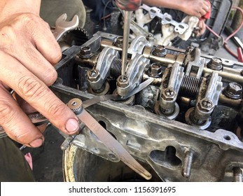 Hands On Car Engine Block Petrol Gasoline Cylinder Cam Shaft Spring Rocker Arm Valve Repair Refurbish 