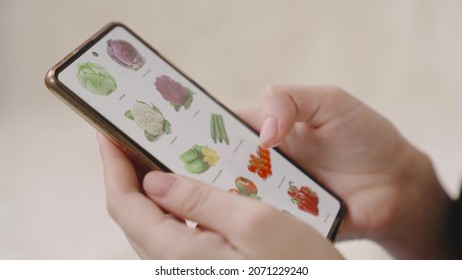 Hands Order Vegetable Products Online, Finger Swiping On Smartphone, Business Lady Food, Vegetarian Food Retail, Customer Pay Online, Home Supermarket Market, Smart Wireless E-commerce, Store Service