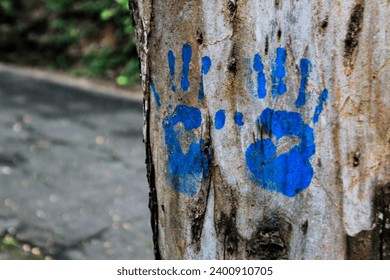 Hands painted on the tree