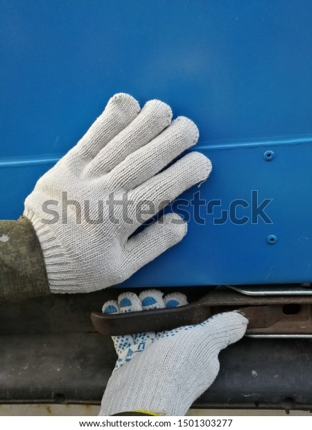 big white gloves