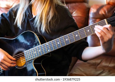 108,446 Girl With Guitar Images, Stock Photos & Vectors | Shutterstock