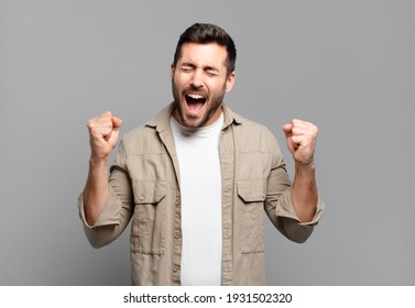 叫ぶ人 の画像 写真素材 ベクター画像 Shutterstock
