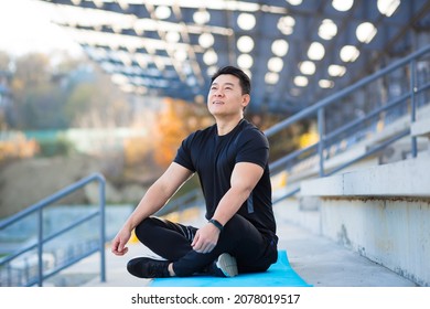 Young Asian Runner Athlete Muscle Pain Stock Photo 2080387198 ...