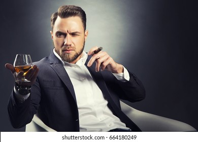 6,155 Rich man smoking cigar Images, Stock Photos & Vectors | Shutterstock