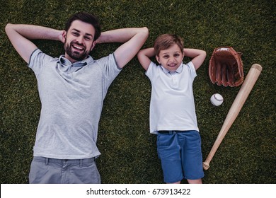 1,393 Family playing baseball Images, Stock Photos & Vectors | Shutterstock