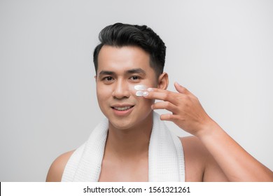 202 Chinese Man Applying Cream Images, Stock Photos & Vectors ...