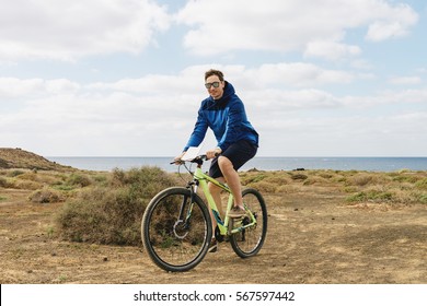 casual mountain bike outfit