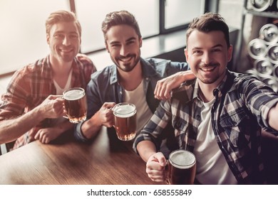 9,552 Bar Selfie Images, Stock Photos & Vectors 