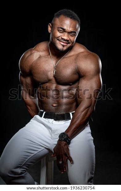 Mascular man nude photo