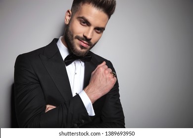123 Happy Black Man With Beard In Suit With Folded Arms Images, Stock ...