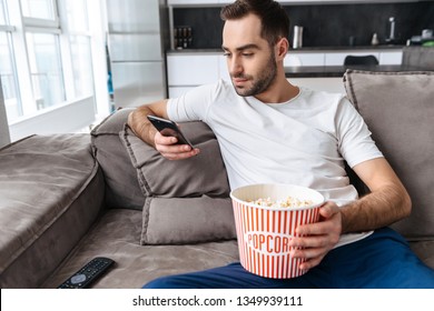 20,717 Cinema phone Images, Stock Photos & Vectors | Shutterstock