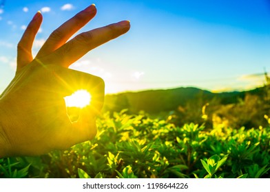 hands-shape for the Sunset.