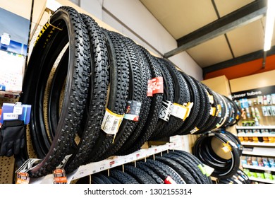 halfords cycle tyres