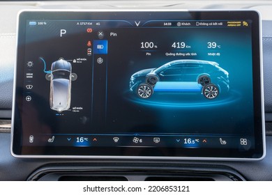 Hanoi 27th Oct: Charging Status On 15.6 Inch Interactive Touchscreen Display On VinFast VF 8. 