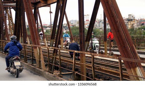 Hanoi, Vietnam - December 30th 2018.
Long Biên Bridge Crossing The Red River