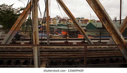 Hanoi, Vietnam - December 30th 2018.
Long Biên Bridge Crossing The Red River