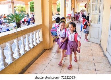 Hanoi, Vietnam - September 24, 2015: Pupils Are Running At The Balcony In The School