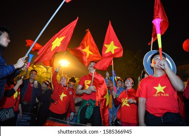 Hanoidecember 10 2019 Vietnamese Fans Celebrate Stock Photo 1585366945 ...