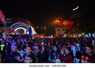 Hanoidecember 10 2019 Vietnamese Fans Celebrate Stock Photo 1585367296 ...