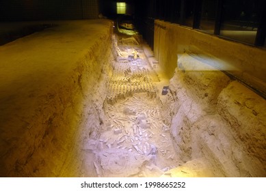 Hanyangling Mausoleum, Xian, Shaanxi Province, China - Aug 22 2012: The Hanyangling Museum Is The Mausoleum Of Emperor Jing. It Displays Burial Pits Containing Human Figures And Everyday Items.