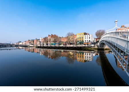 Ha'penny bridge in Dublin