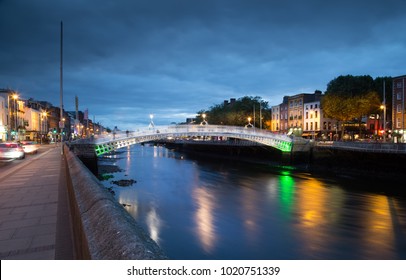 Hapenny Bridge, Liffey River,Dublin,Ireland