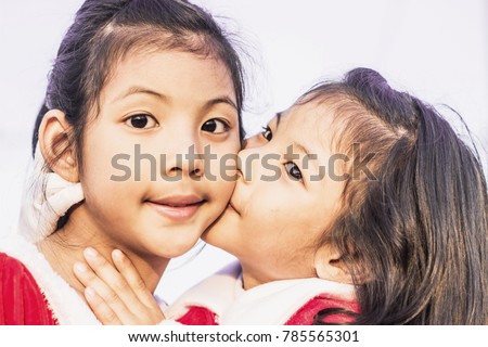 Asian gilrs kissing Asian gilrs kissing not pay