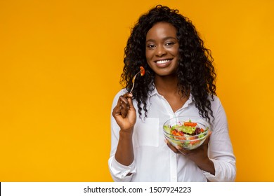 Happy African American Lady Eating Healthy Stock Photo 1507924223 ...