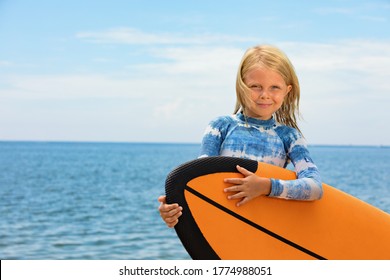 Baby Surf Fotos Imagenes Y Otros Productos Fotograficos De Stock Shutterstock