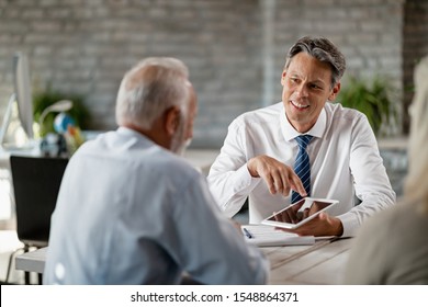 111,588 Bank meeting Images, Stock Photos & Vectors | Shutterstock