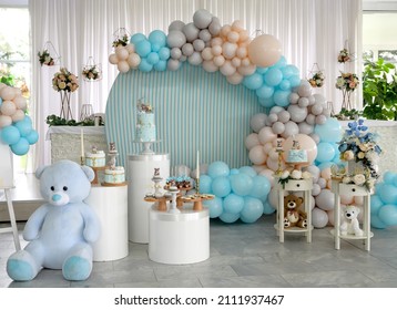 Happy Birthday! Children's decoration with glowing lights, birthday garland, different color of balloons. Decorated photo zone. Festive decorative elements, photo area