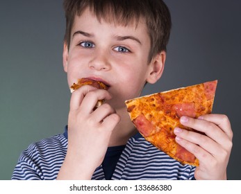 17,500 Boy eating unhealthy food Images, Stock Photos & Vectors ...