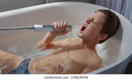 conversión cicatriz refrigerador 222,219 fotos de Niño en la ducha - Fotos, imágenes y otros productos  fotográficos de stock | Shutterstock