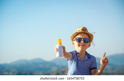 6,193 Family sun cream Images, Stock Photos & Vectors | Shutterstock