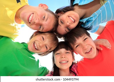 	Happy children in circle