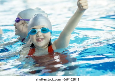 Happy Children Kids Group Swimming Pool Stock Photo 669462841 ...