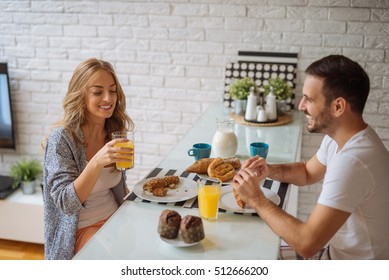 39,259 Couple Eating Breakfast Images, Stock Photos & Vectors ...