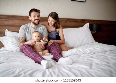 Couple With Baby Images Stock Photos Vectors Shutterstock