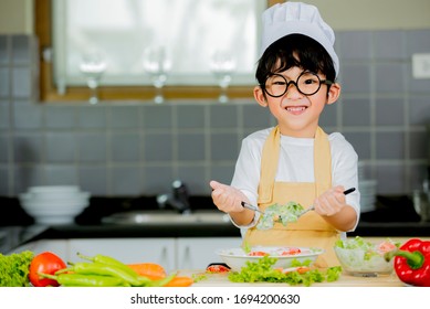 92,348 Funny Kid Asian Images, Stock Photos & Vectors 