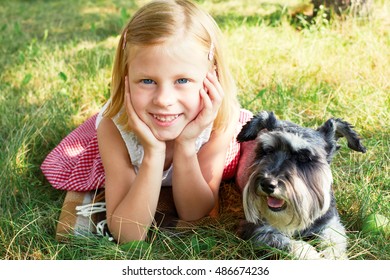 Happy Cute Little Girl Hugging Her Stock Photo 486674236 | Shutterstock