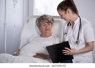 1,504 Older patient hospital bed Images, Stock Photos & Vectors ...