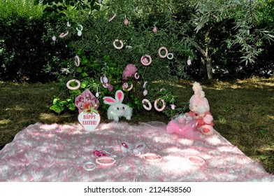 Happy Easter Easter Photo Session Photo Stock Photo 2124438560