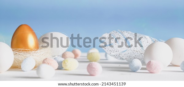 Happy
easter.Easter poster with colorful easter sweet eggs and yellow
car.Spring easter holiday banner with copy
space	